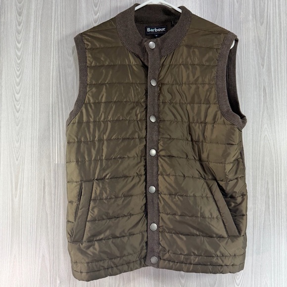 Barbour Men's Essential Gilet Vest Brown Quilted Knit Snap Button Size Medium